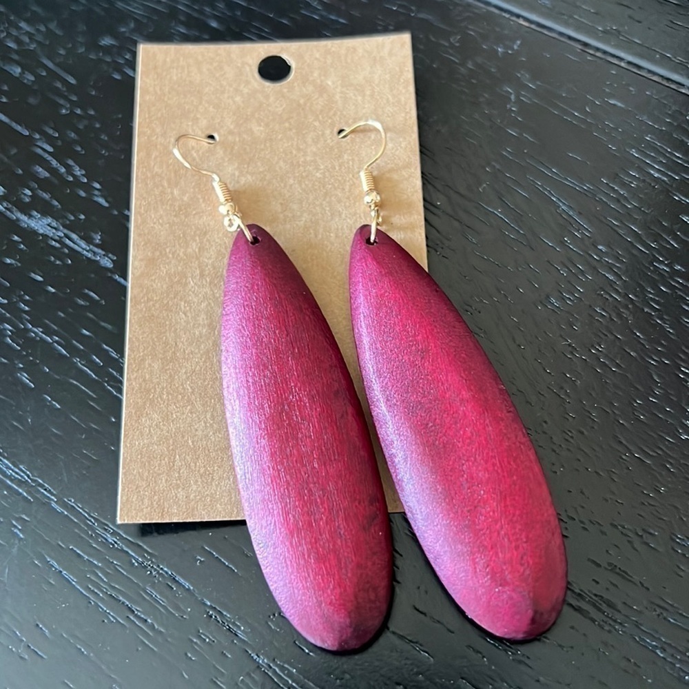 BURGUNDY/DARK pink boho style wood earrings-NWT